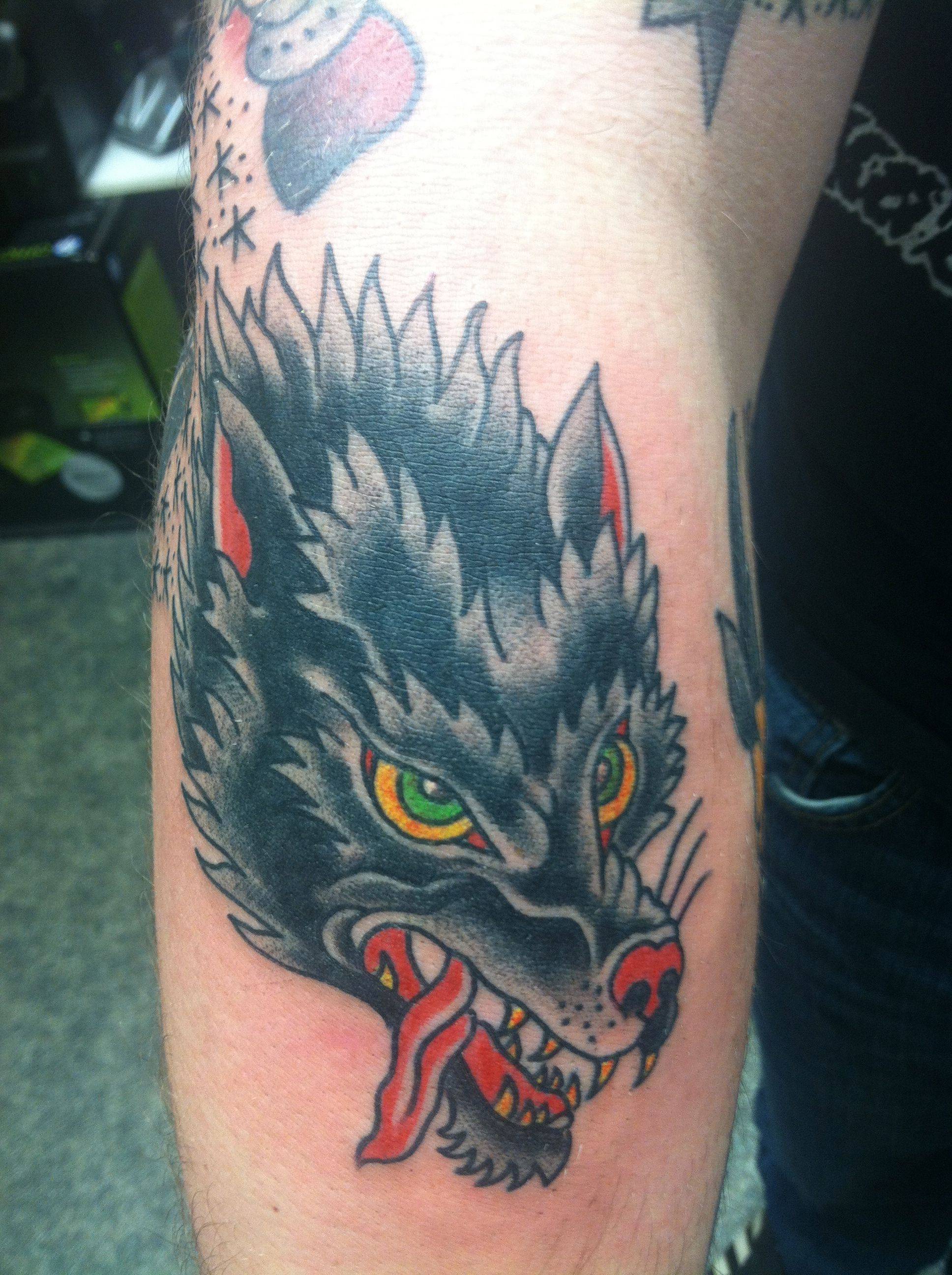 traditional-wolf-head-tattoo-2014