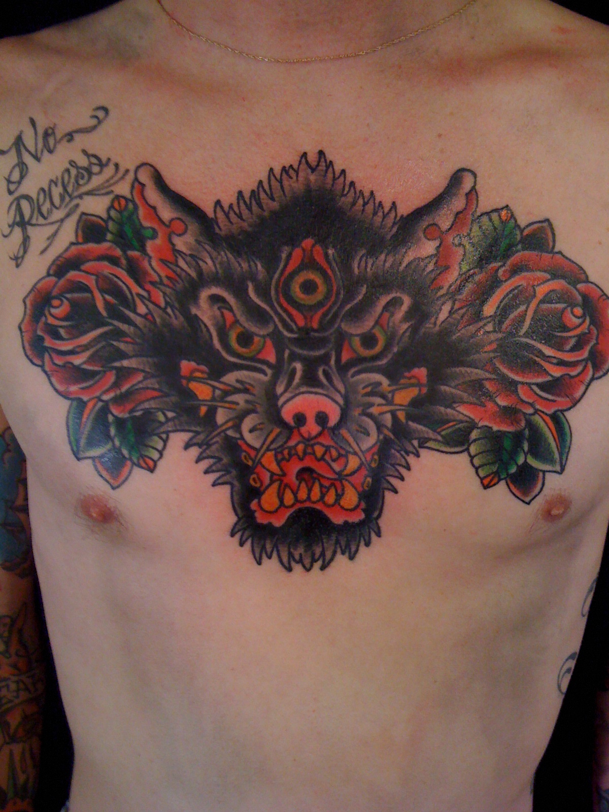 traditional-wolf-tattoo-chest-ideas