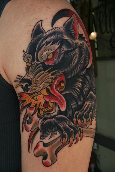 traditional-wolf-tattoo-designs