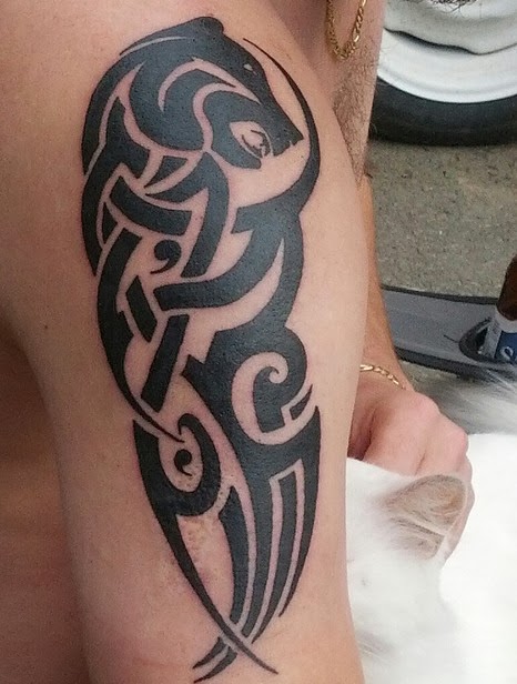 tribal-wolf-shoulder-tattoo-designs