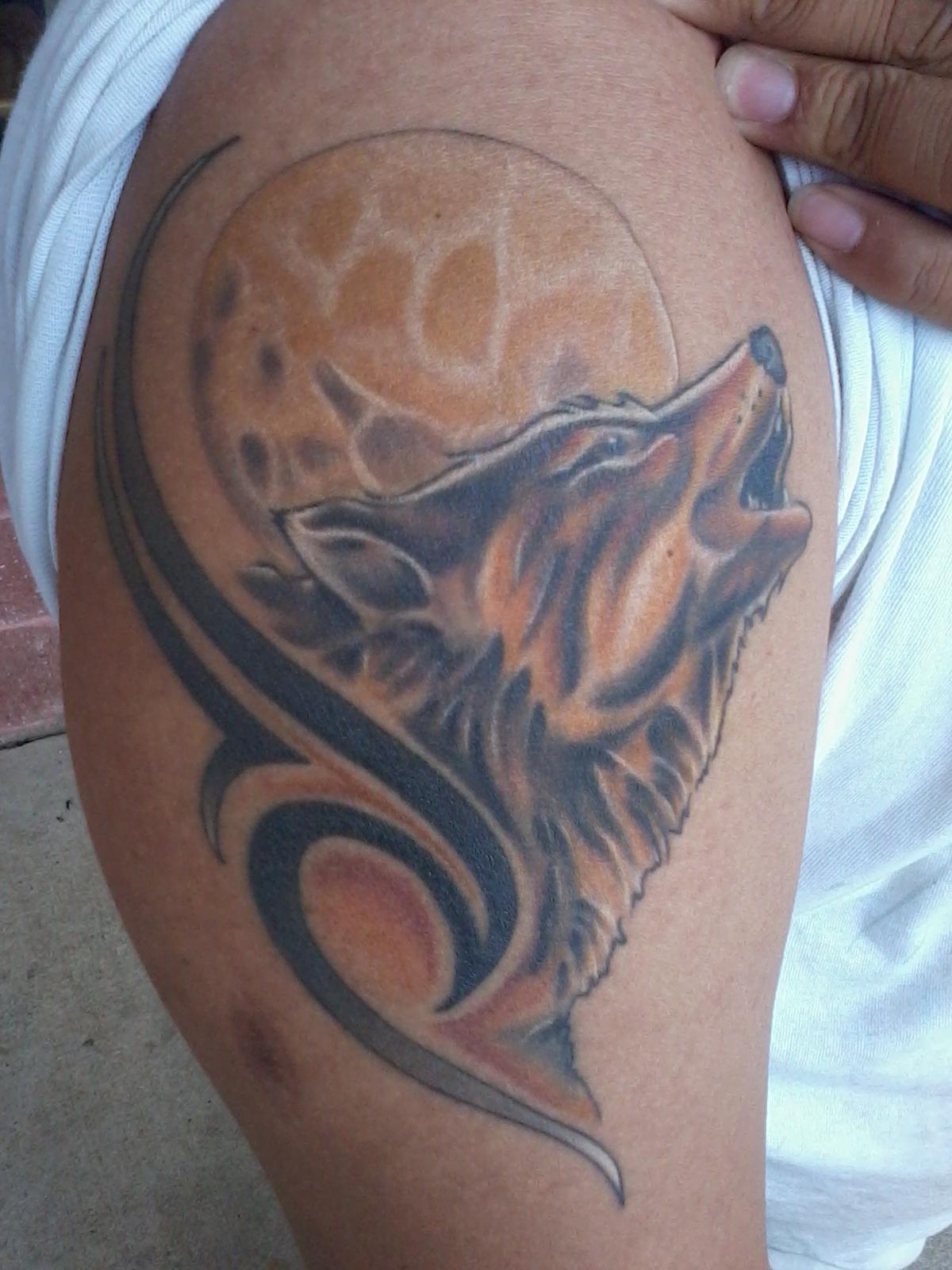 tribal-wolf-tattoo-design