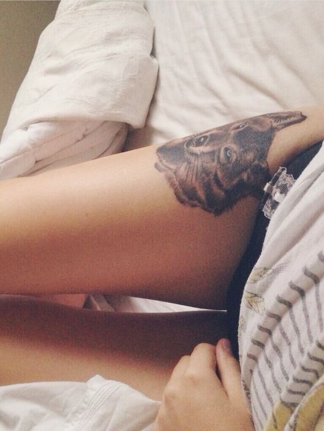 upper-thigh-tattoo-wolf