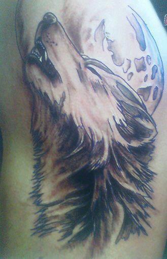 wolf-howling-at-moon-tattoo-2014