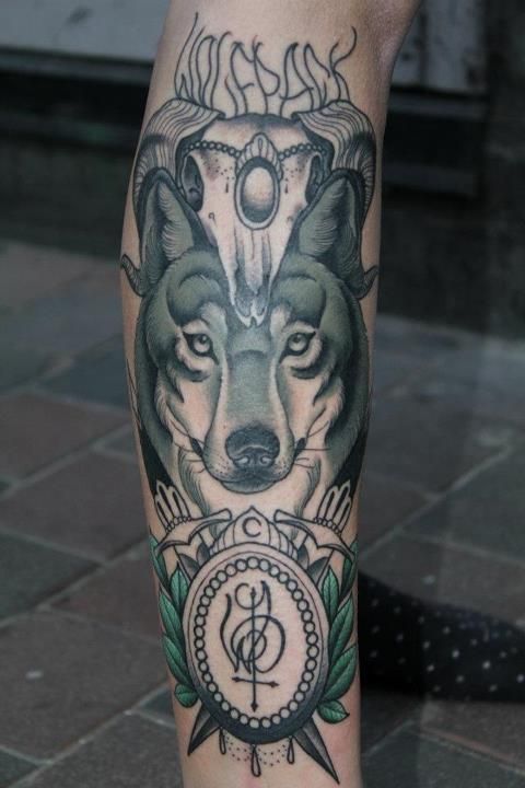 wolf-leg-tattoo-design-for-men