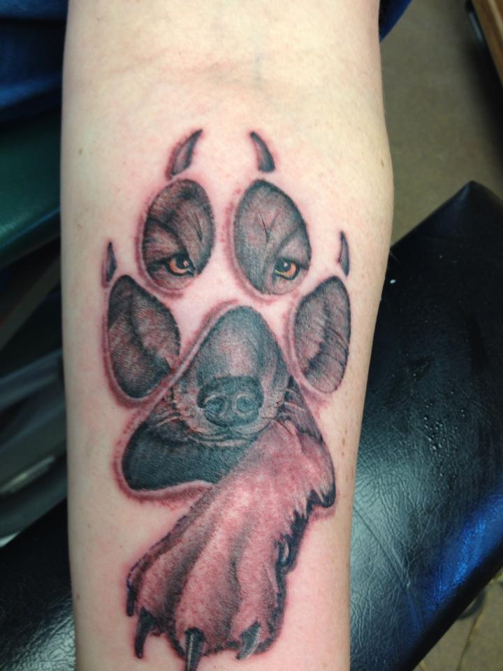 wolf-paw-tattoo-fine