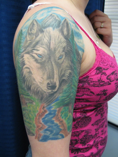 wolf-tattoo-designs-for-girls