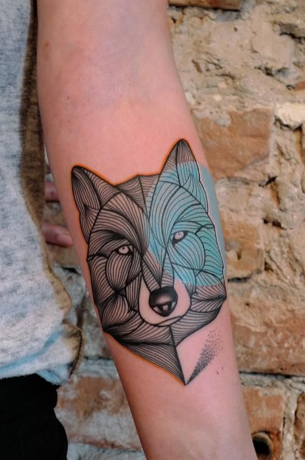 wolf-tattoo-on-forearms