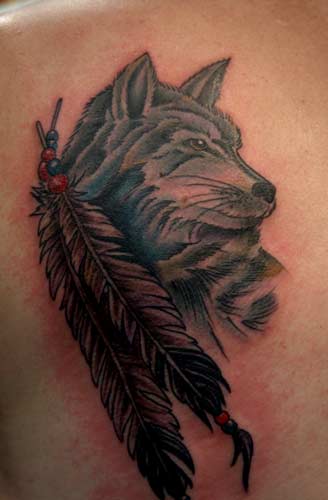 wolf-tattoo-shoulder-blade