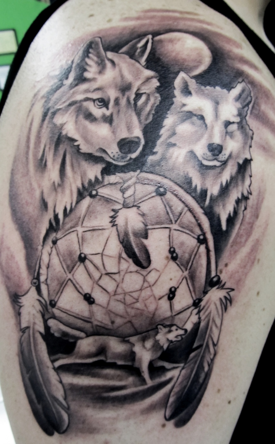wolf-with-dream-catcher-tattoos