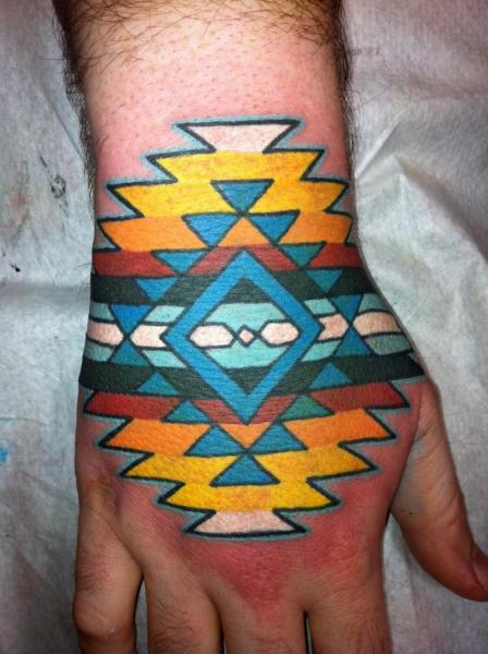 tattoo-hand-geometric-abstract