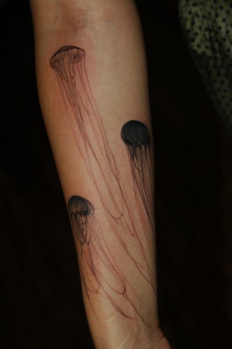 Underboob Tattos Jellyfish