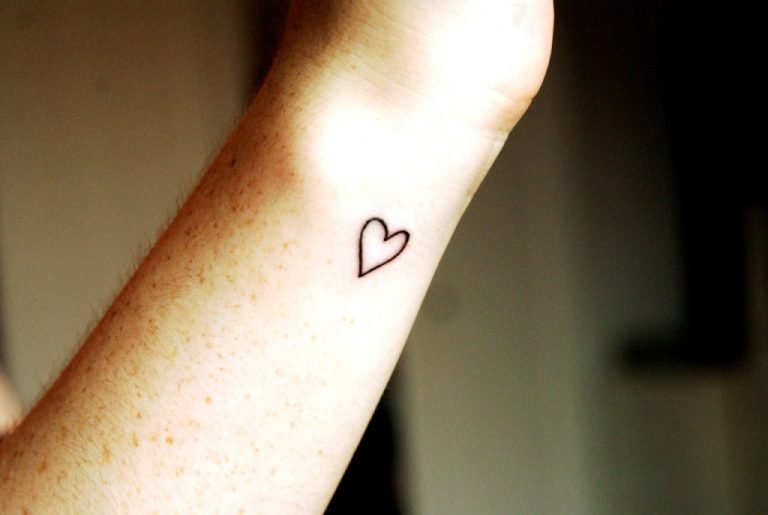 20 Simple Small tattoos Ideas - Yo Tattoo